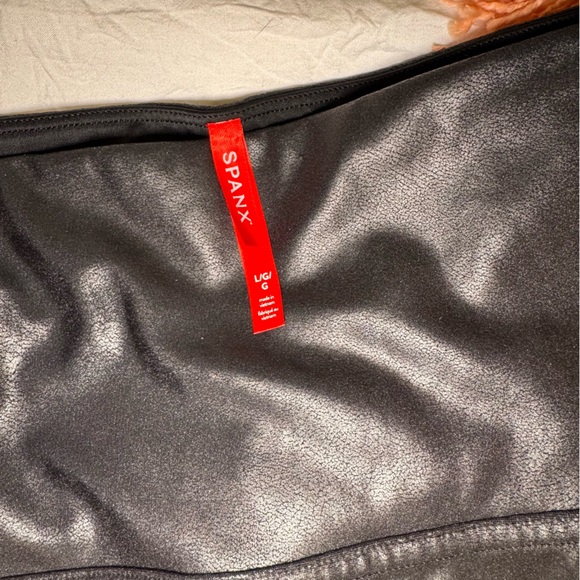 SPANX Faux Leather Moto Leggings - Black - Large‎ - Picture 8 of 10